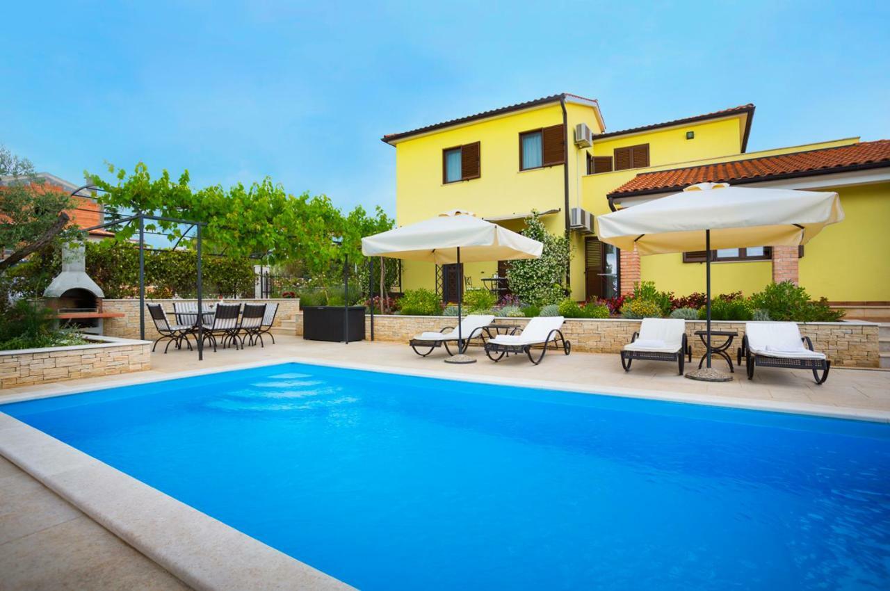 Apartmani Hrelja Labinci Esterno foto
